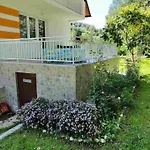 Orange House Vikendica *