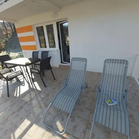 Orange House Vakantiehuis Trnovo