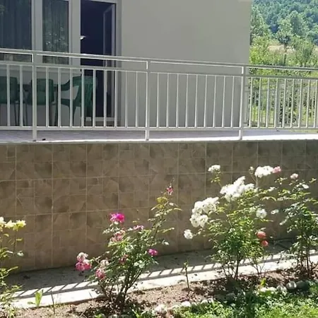 Vikendica Orange House *